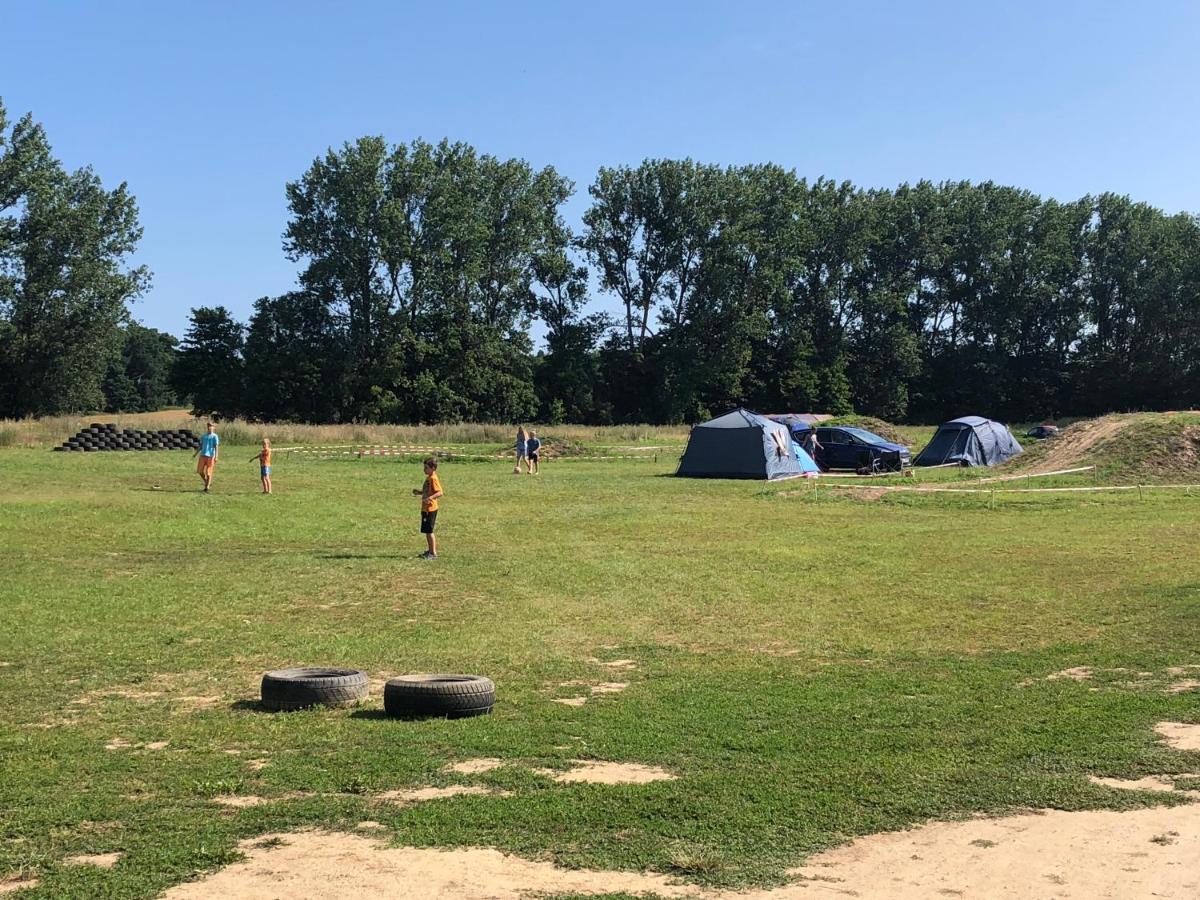 Zeltcamping im Offroadpark Ostsee inclusive Zelt Wischuer Buitenkant foto