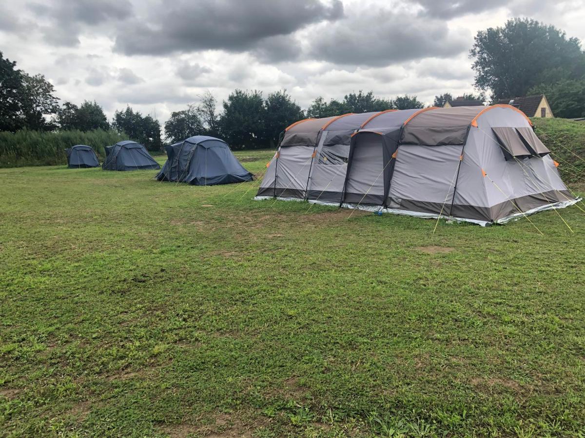 Zeltcamping im Offroadpark Ostsee inclusive Zelt Wischuer Buitenkant foto